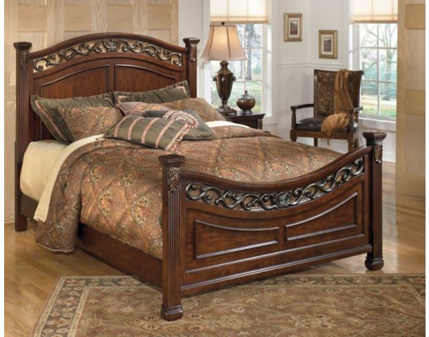Ashley Leahlyn King Bed large image number 2