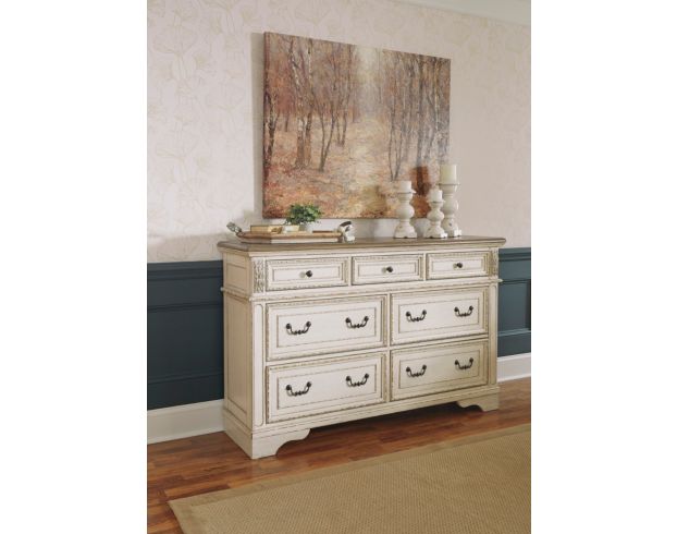 Ashley Realyn Dresser large image number 3