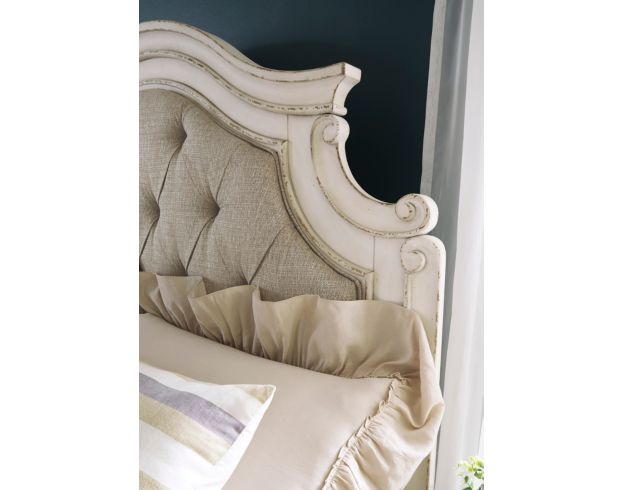 Ashley faemond on sale queen bedroom