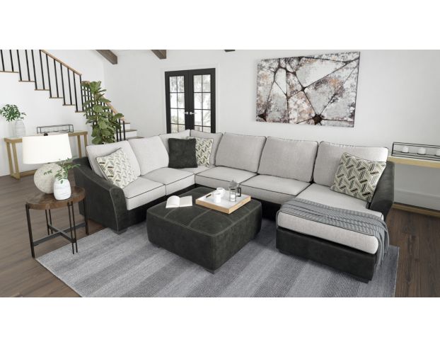 Ashley Bilgray 3-Piece Sectional with Right-Facing Chaise large image number 2