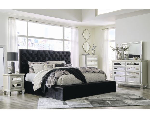 Ashley Lindenfield 4-Piece King Upholstered Bedroom Set large image number 1