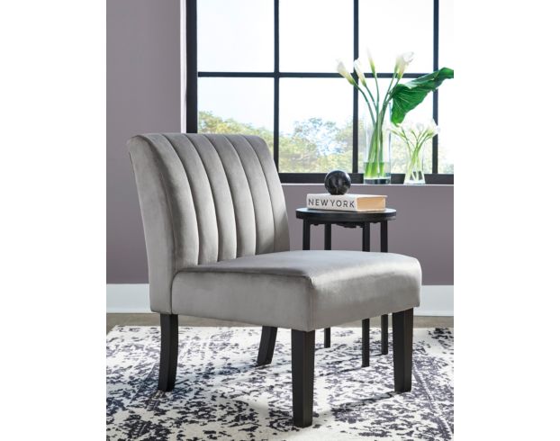 Ashley Hughleigh Gray Accent Chair large image number 2
