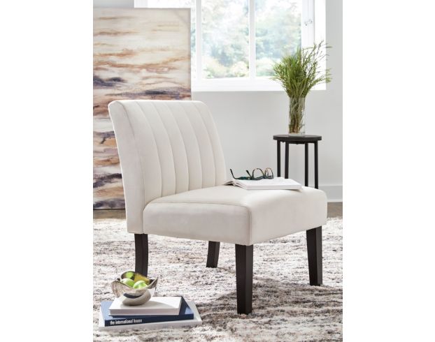 Ashley Hughleigh Light Beige Accent Chair Homemakers