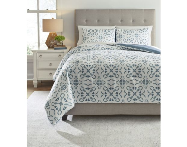 Ashley Adason 3-Piece Queen Comforter Set large image number 3