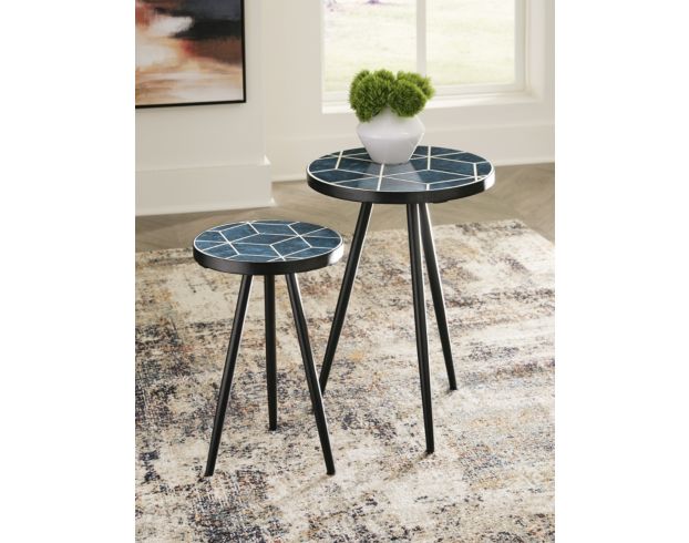 Ashley Clairbelle Accent Table (Set of 2) large image number 4