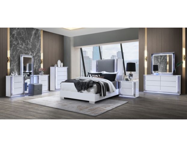 Global Ylime Smooth White 4-Piece Queen Bedroom Set large image number 9