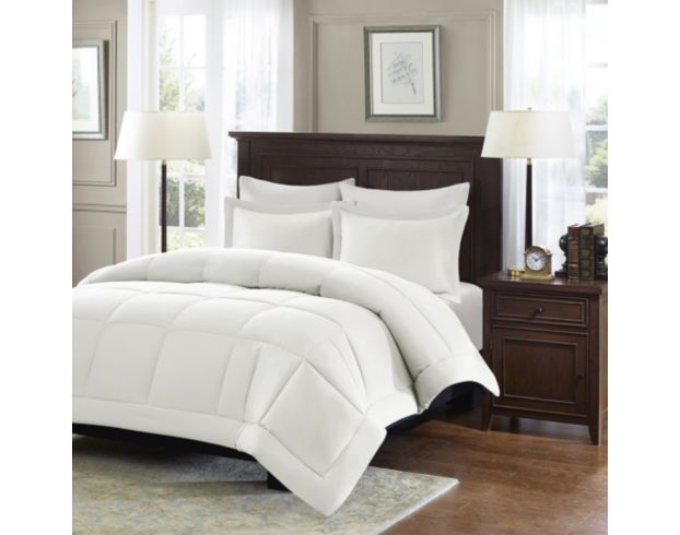Hampton Hill Queen Microcell Down Alternative Comforter large image number 1