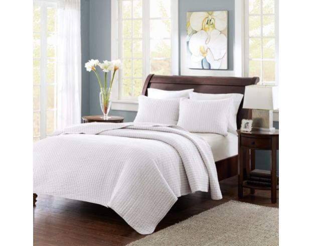 Hampton Hill Keaton White Two-Piece Twin Coverlet Set large image number 1