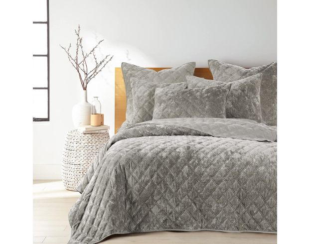 Levtex Umbria Velvet Queen Quilt large image number 3