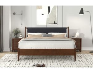 New Classic Ian Queen Bed with Nightstand