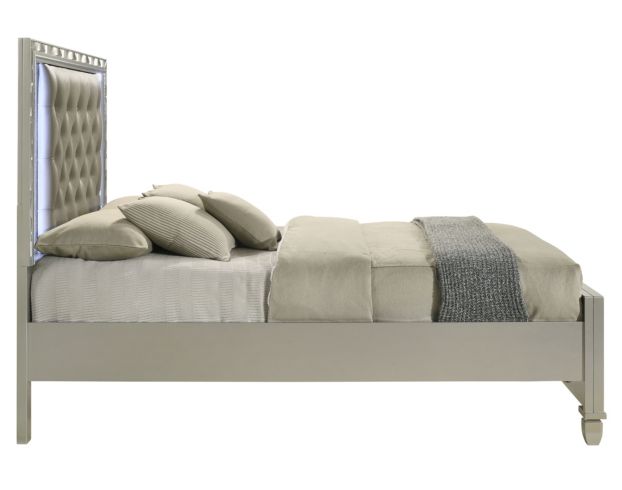 New Classic Radiance Silver Queen Bed large image number 3