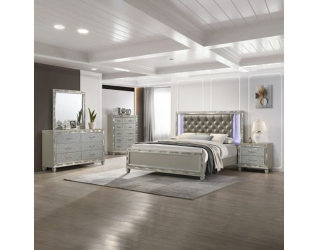 New Classic Radiance 4-Piece Queen Bedroom Set large image number 1