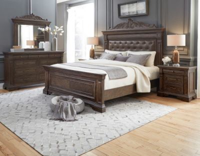 Pulaski Bedford Heights King Bedroom Set